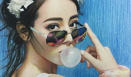 迪丽热巴手绘漫画,描绘青春风采的细腻笔触